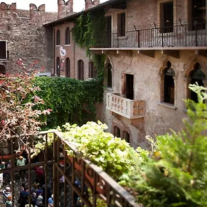Relais Balcone Di Giulietta 5*, Verona Italia