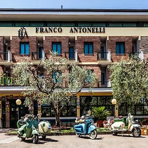 Franco Antonelli 3*, Assisi Italia